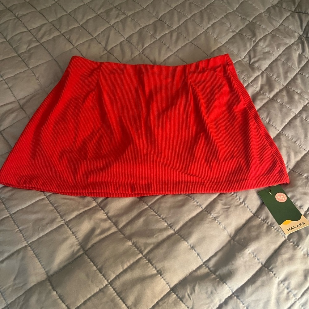 Halara Womens Red Skirt with attached shorts. NWT Women’s XL